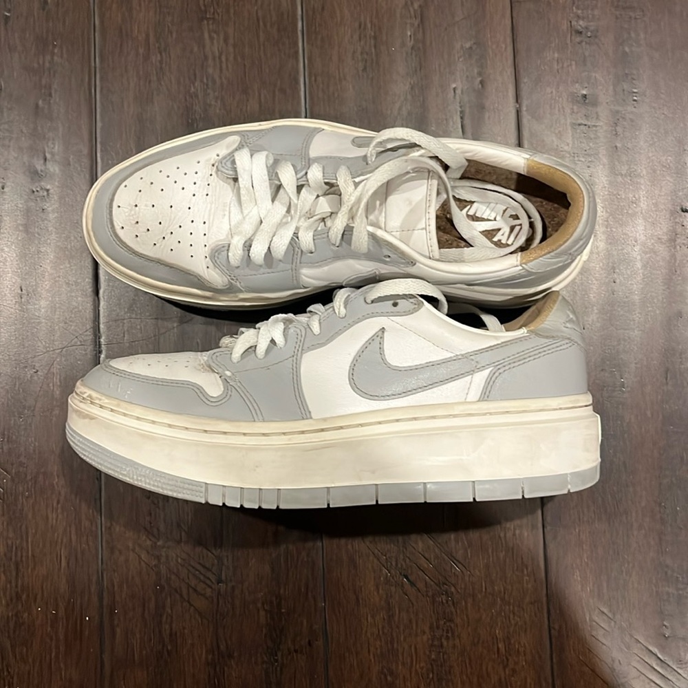 Nike elevate low Jordan 1